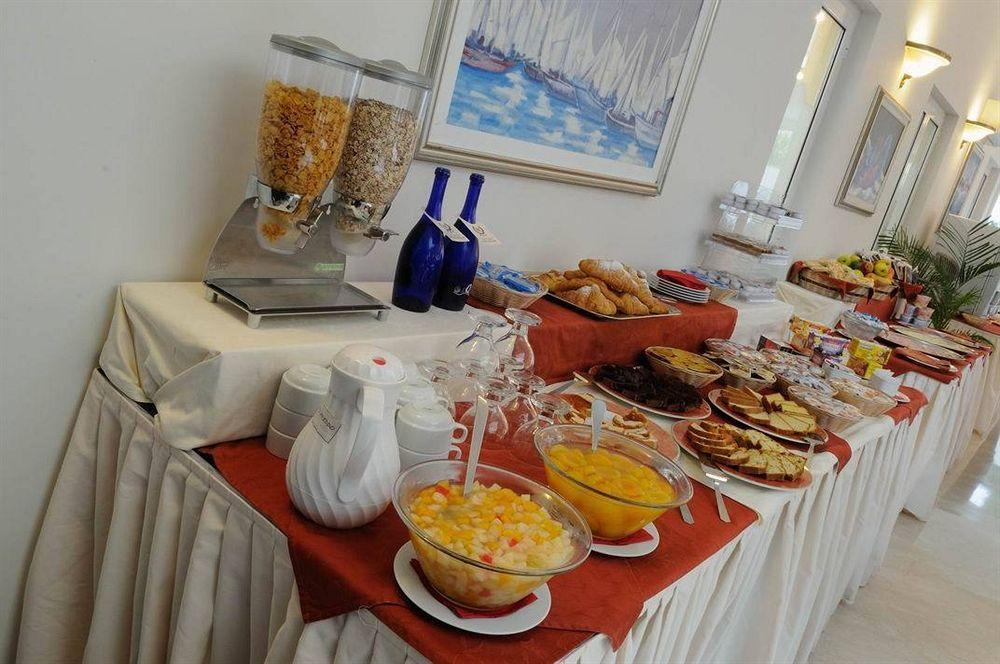 Riviera 3*