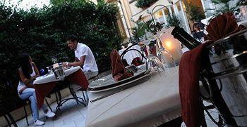 Riviera Hotel